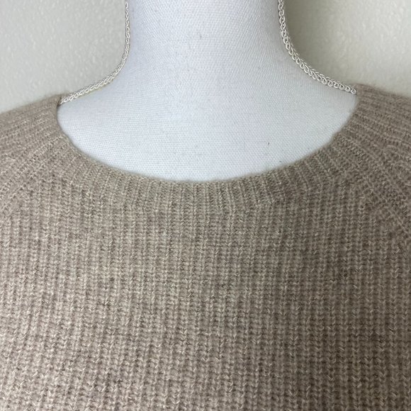 Vince Cashmere  Silk Scoop Neck Sweater Beige Classic Sz XS - S - Picture 5 of 13